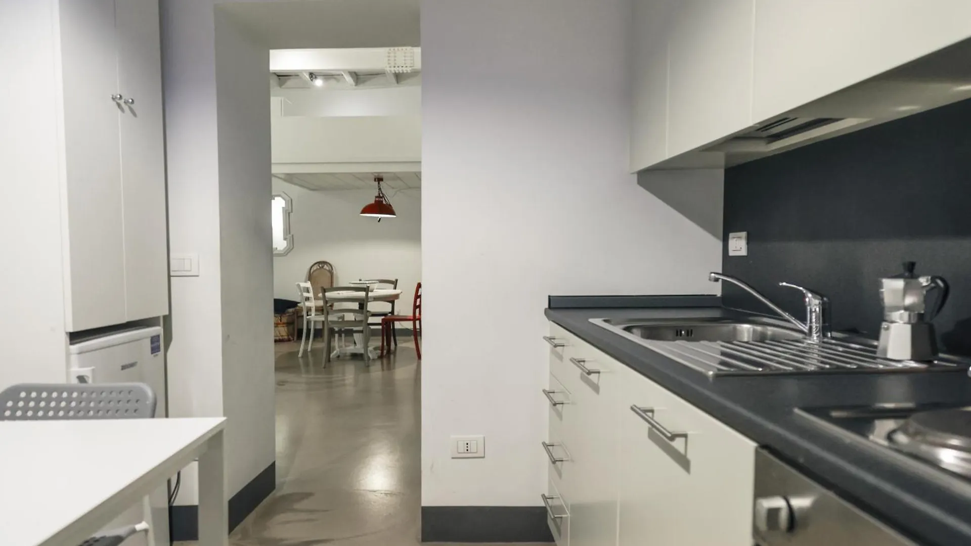 Stylish Roman Loft In Monti Area, Near Colosseum 0*, Rome